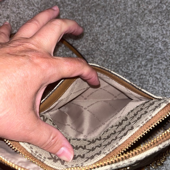 Michael Kors Jet Set Crossbody - Picture 7 of 7